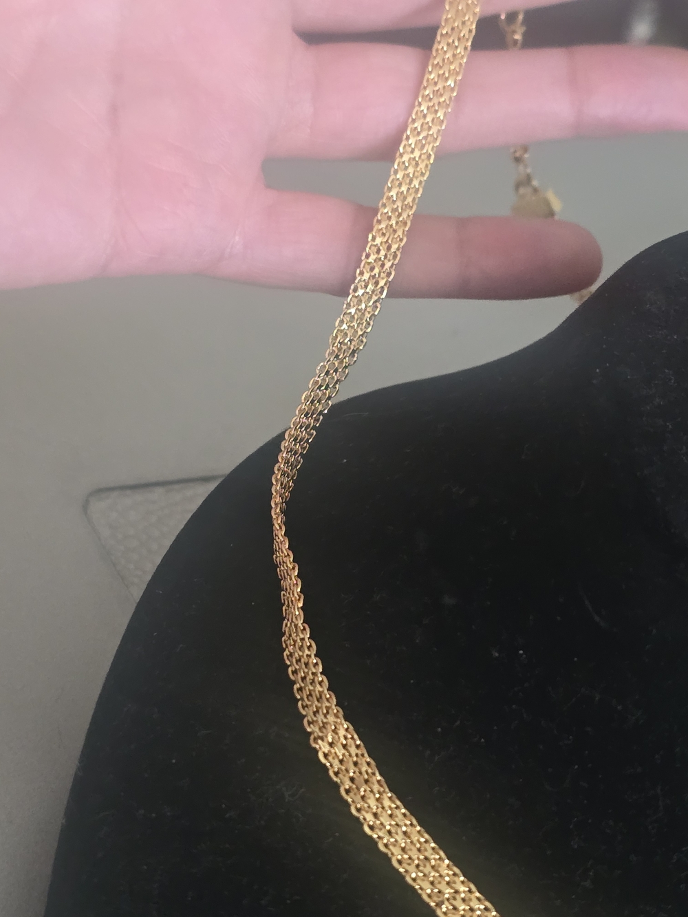 22kgp Dubai Gold-Tone Interlocking Circle Pendant Necklace - Picture 5 of 8